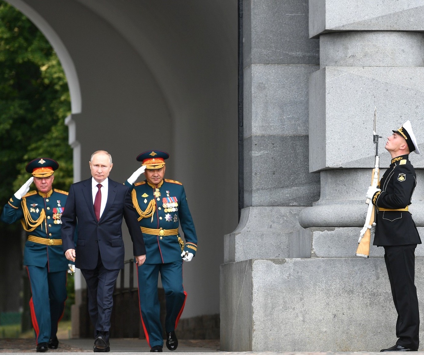 Poutine, le retour de l’ours dans la danse